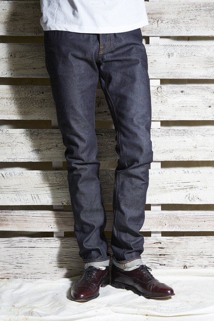 Big John Faux Slub Slim Selvedge 100% Cotton Sanforized Denim Jeans Made in Japan Model Front 